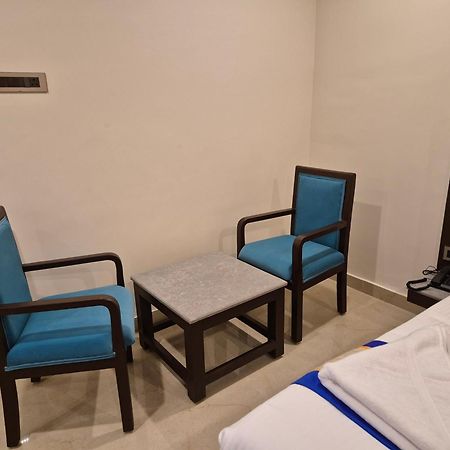 Hotel Janas Tirupati Bagian luar foto