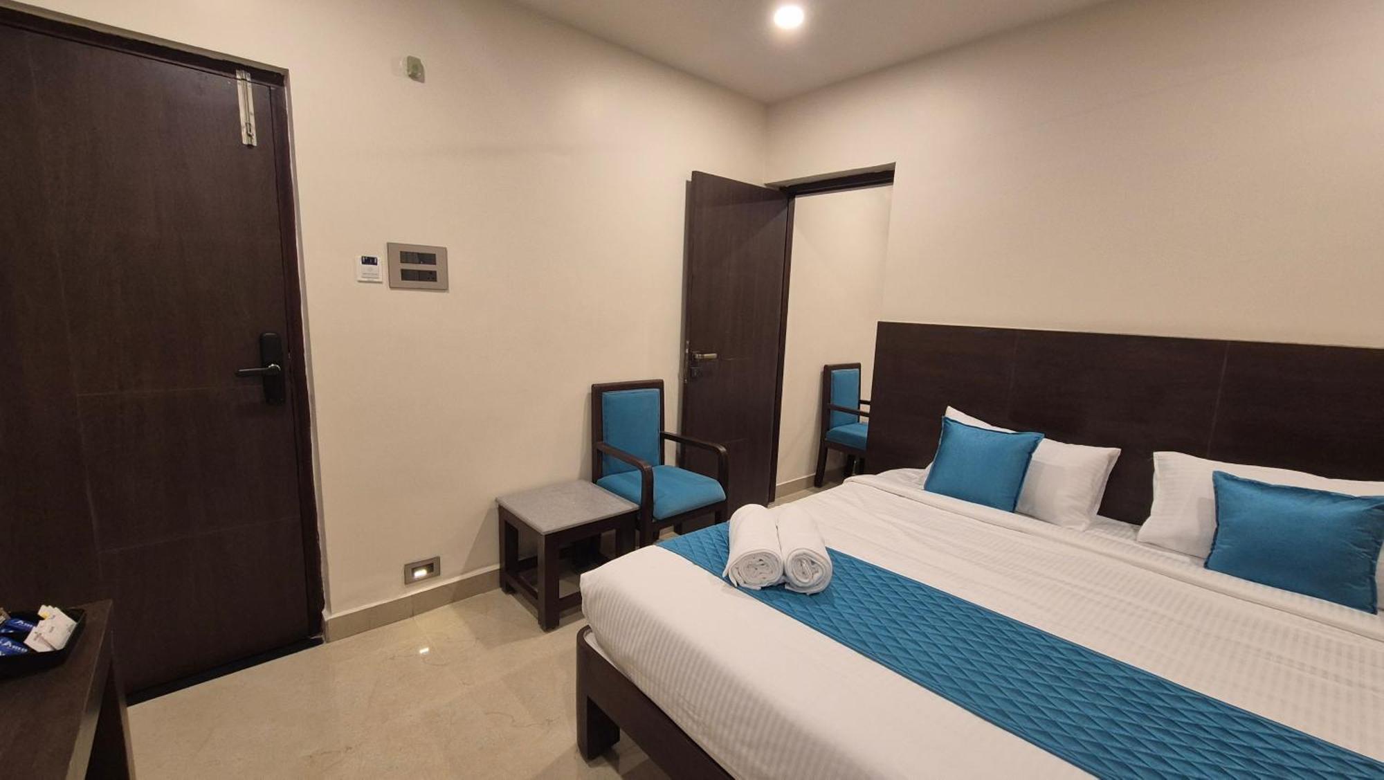 Hotel Janas Tirupati Bagian luar foto