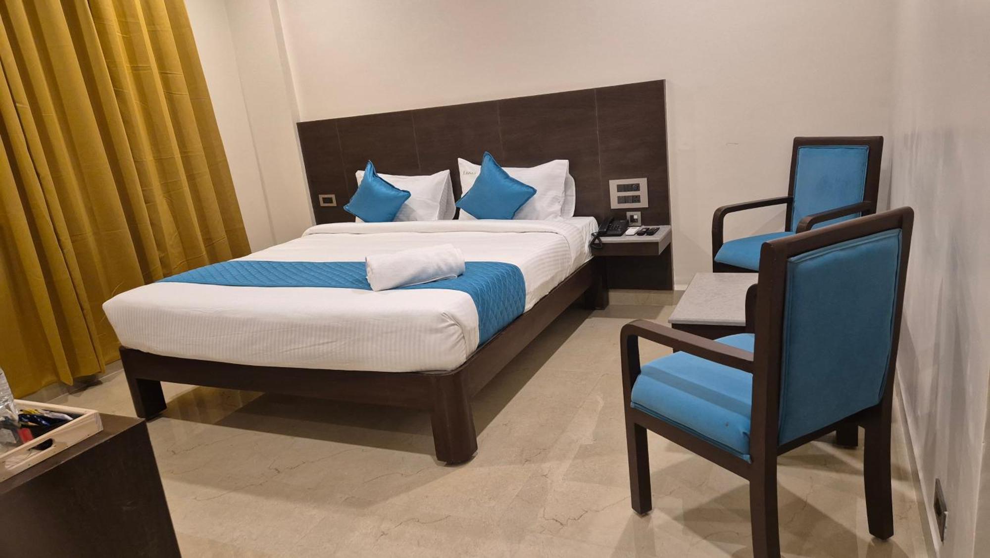 Hotel Janas Tirupati Bagian luar foto