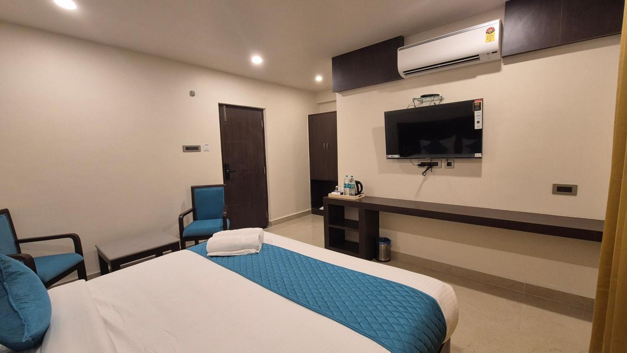 Hotel Janas Tirupati Bagian luar foto