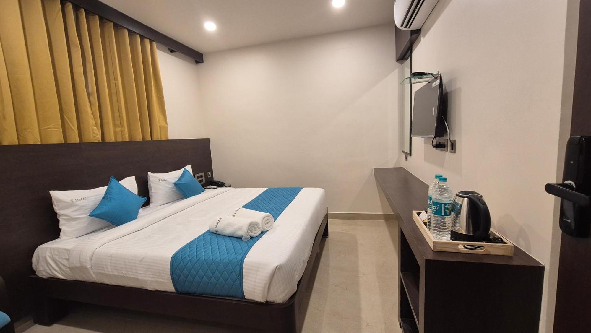 Hotel Janas Tirupati Bagian luar foto