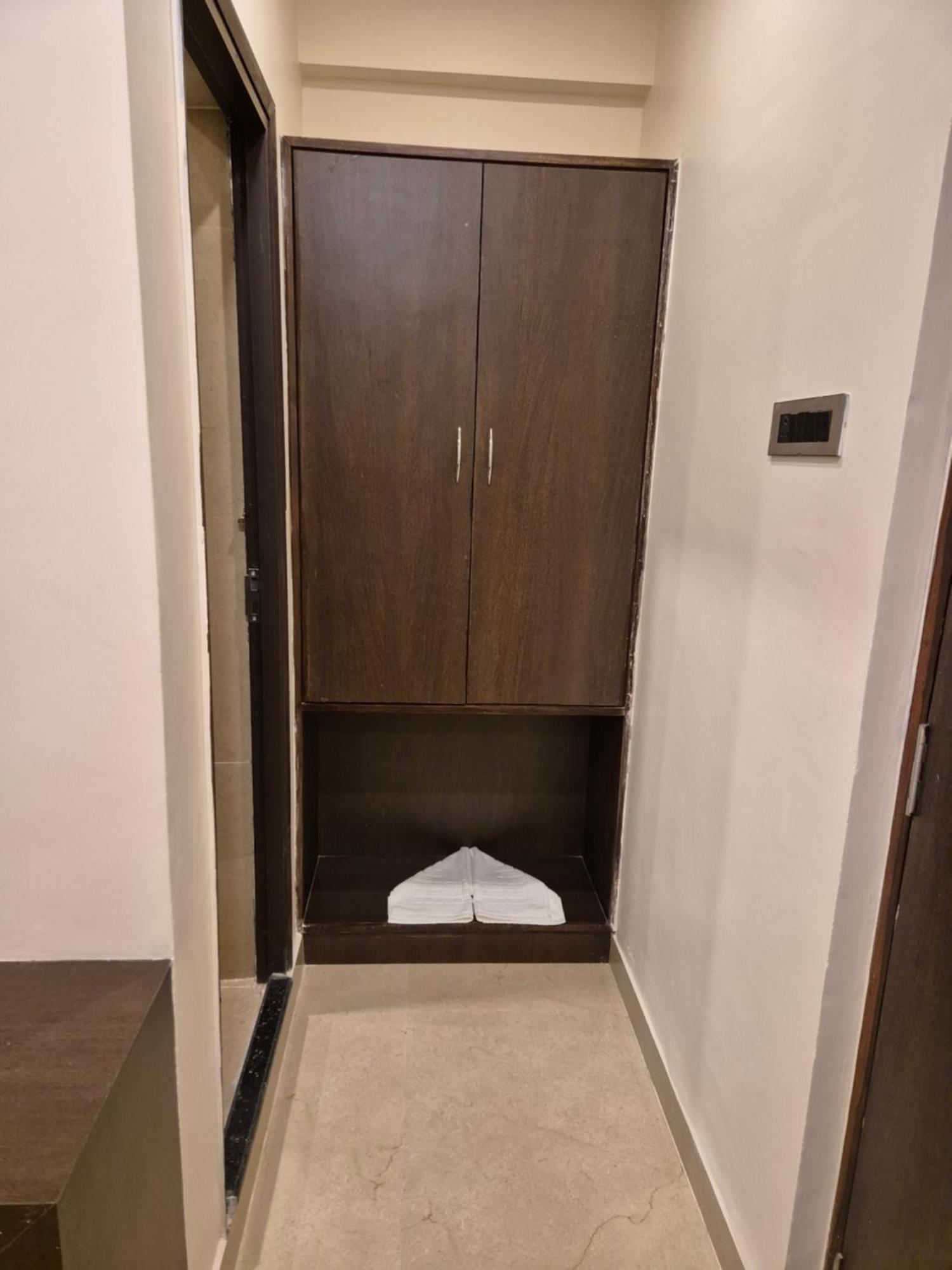 Hotel Janas Tirupati Bagian luar foto